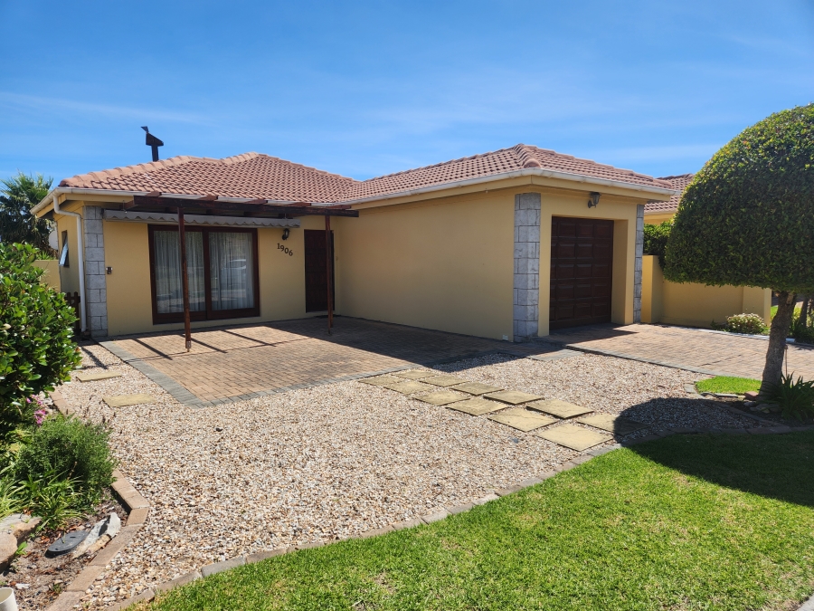 3 Bedroom Property for Sale in Sandbaai Western Cape